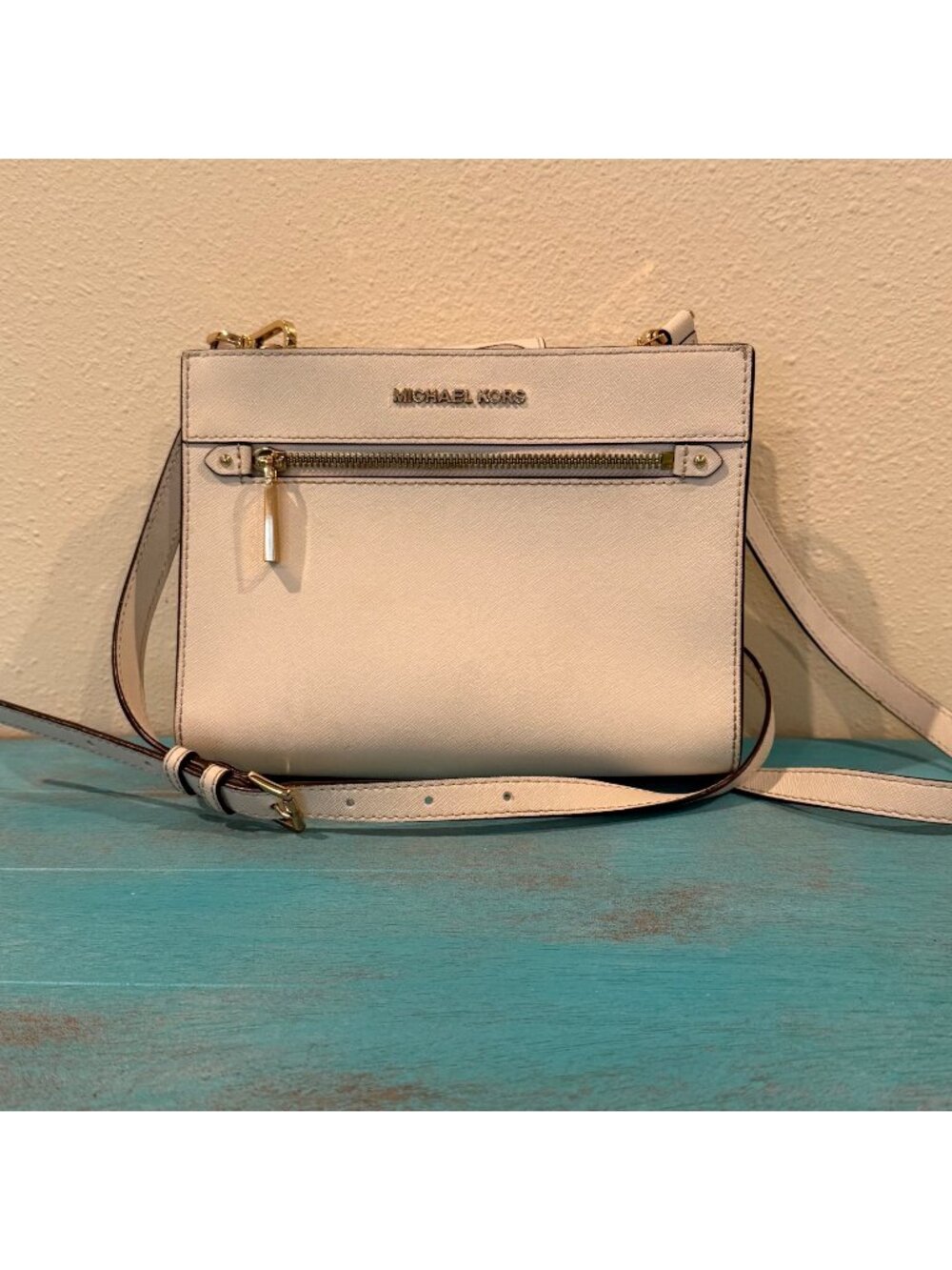 NWT Michael Kors Haillee Crossbody Bag With Gold Hardward in Optic White